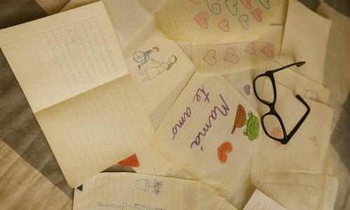 Cartas da minha filha escritas à mão durante a infância